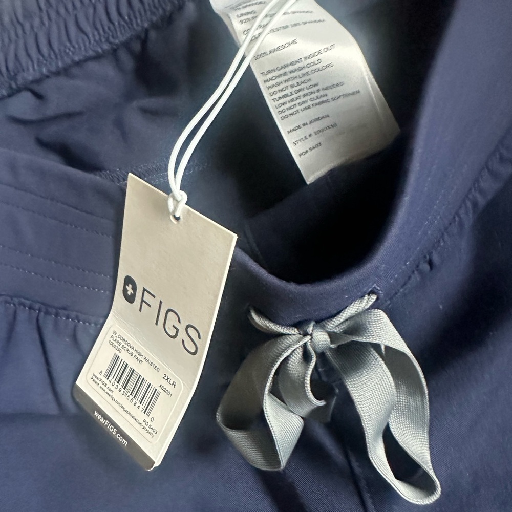 Women’s fig pants 2XL regular with tags never worn.